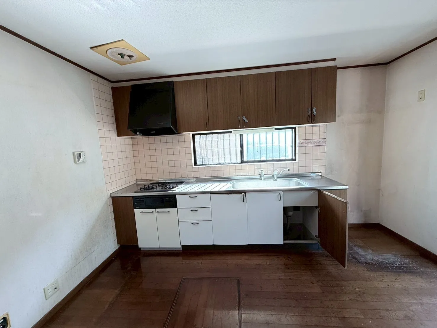 横浜市/泉区/キッチン解体/内装解体/解体
